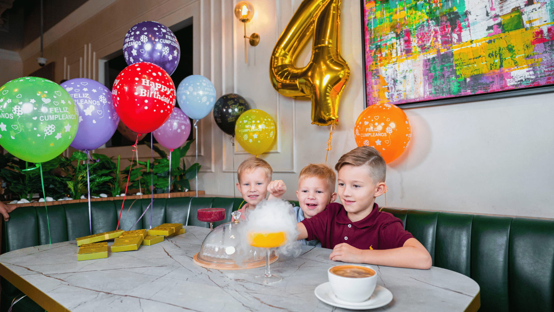 kids havinbg a birthday